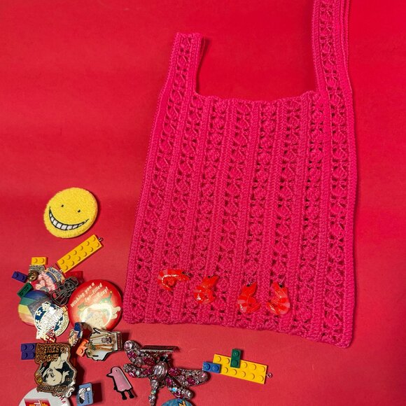 Handmade & Upcycled Mini Knit Tote + Vintage Pins Set - Picture 5 of 12
